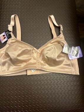 Bali Smooth Nude Comfort Minimizer Bra 40C NEW